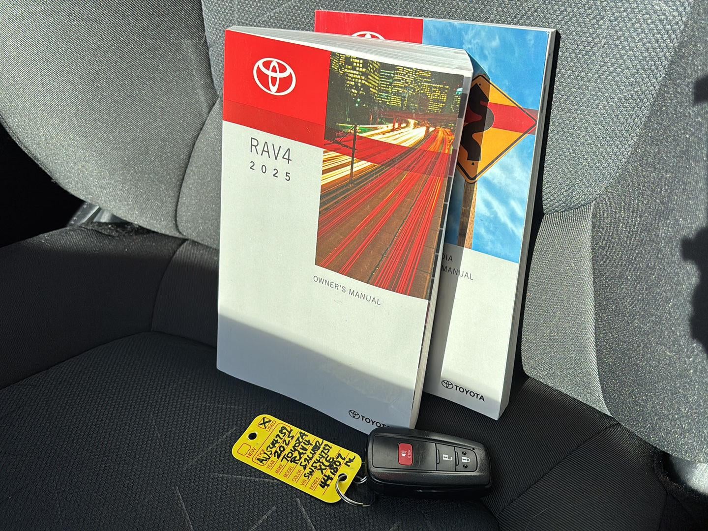 2025 Toyota Rav4 XLE