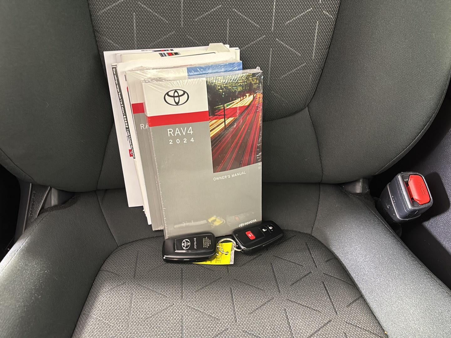 2024 Toyota RAV4 XLE