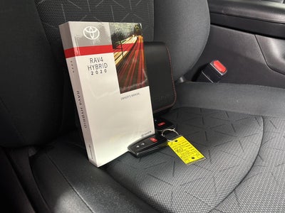 2020 Toyota RAV4 Hybrid XLE