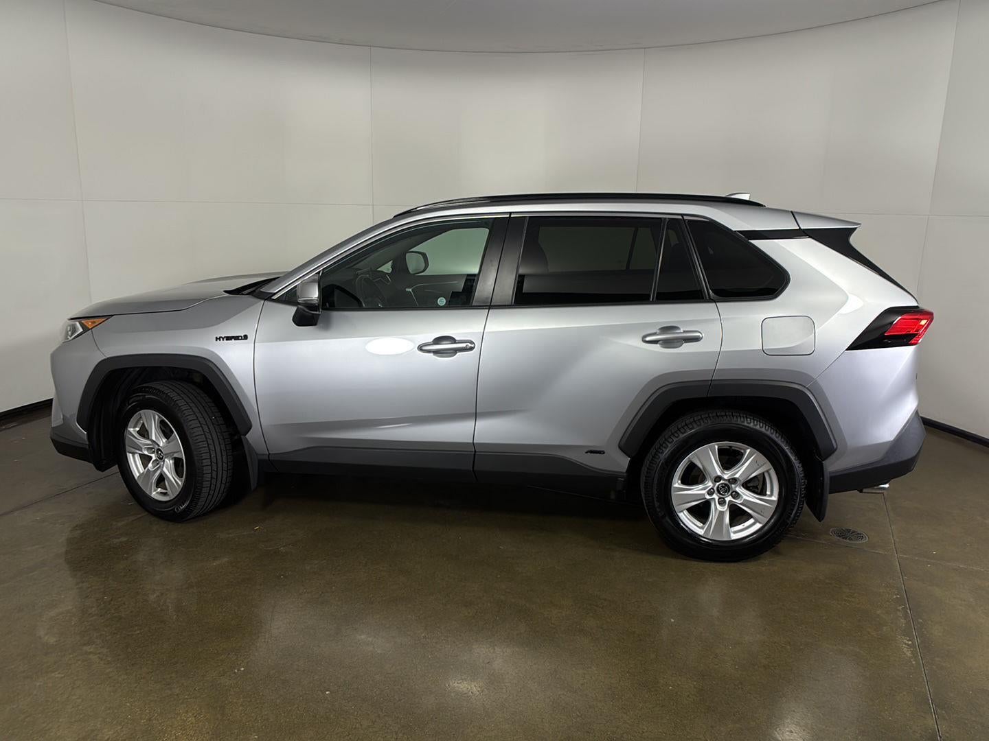 2020 Toyota RAV4 Hybrid XLE
