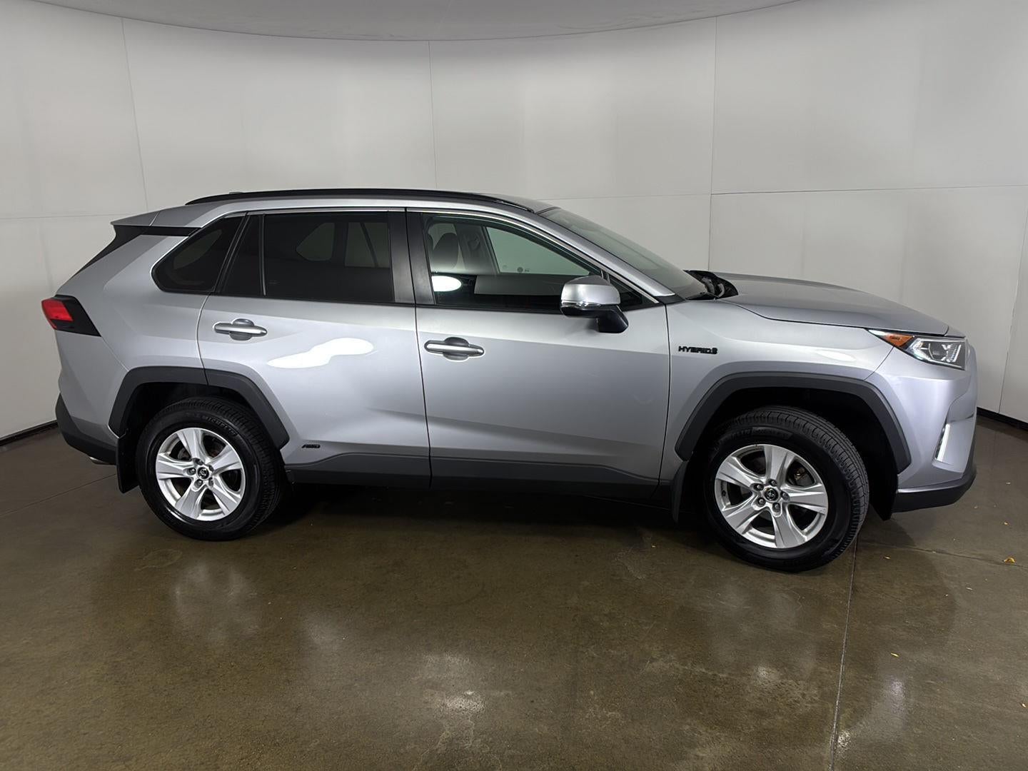 2020 Toyota RAV4 Hybrid XLE