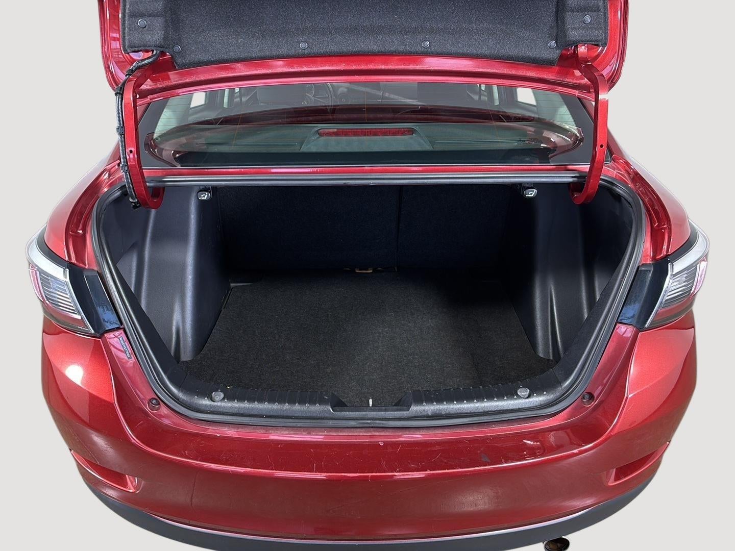 2020 Toyota Yaris Sedan LE