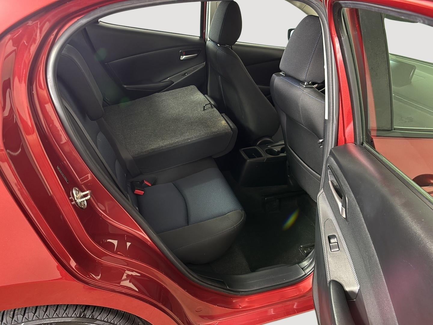 2020 Toyota Yaris Sedan LE