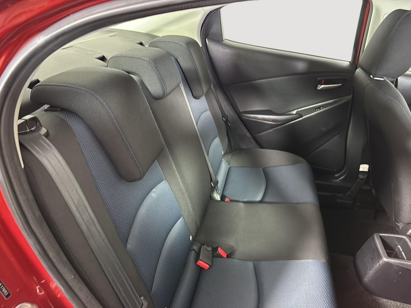 2020 Toyota Yaris Sedan LE