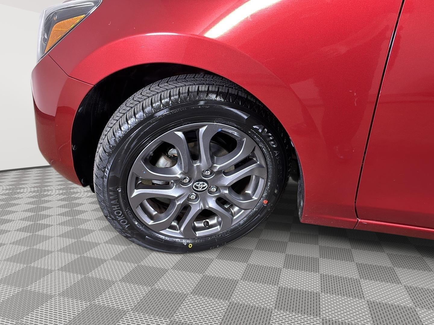 2020 Toyota Yaris Sedan LE