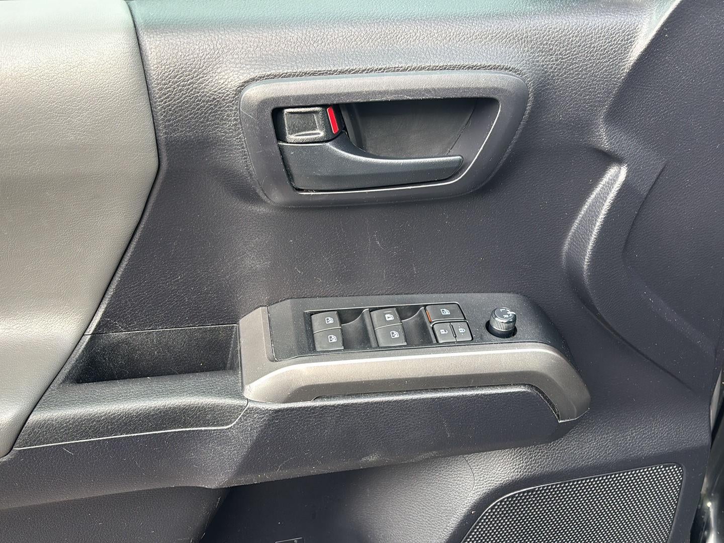 2020 Toyota Tacoma SR5 V6