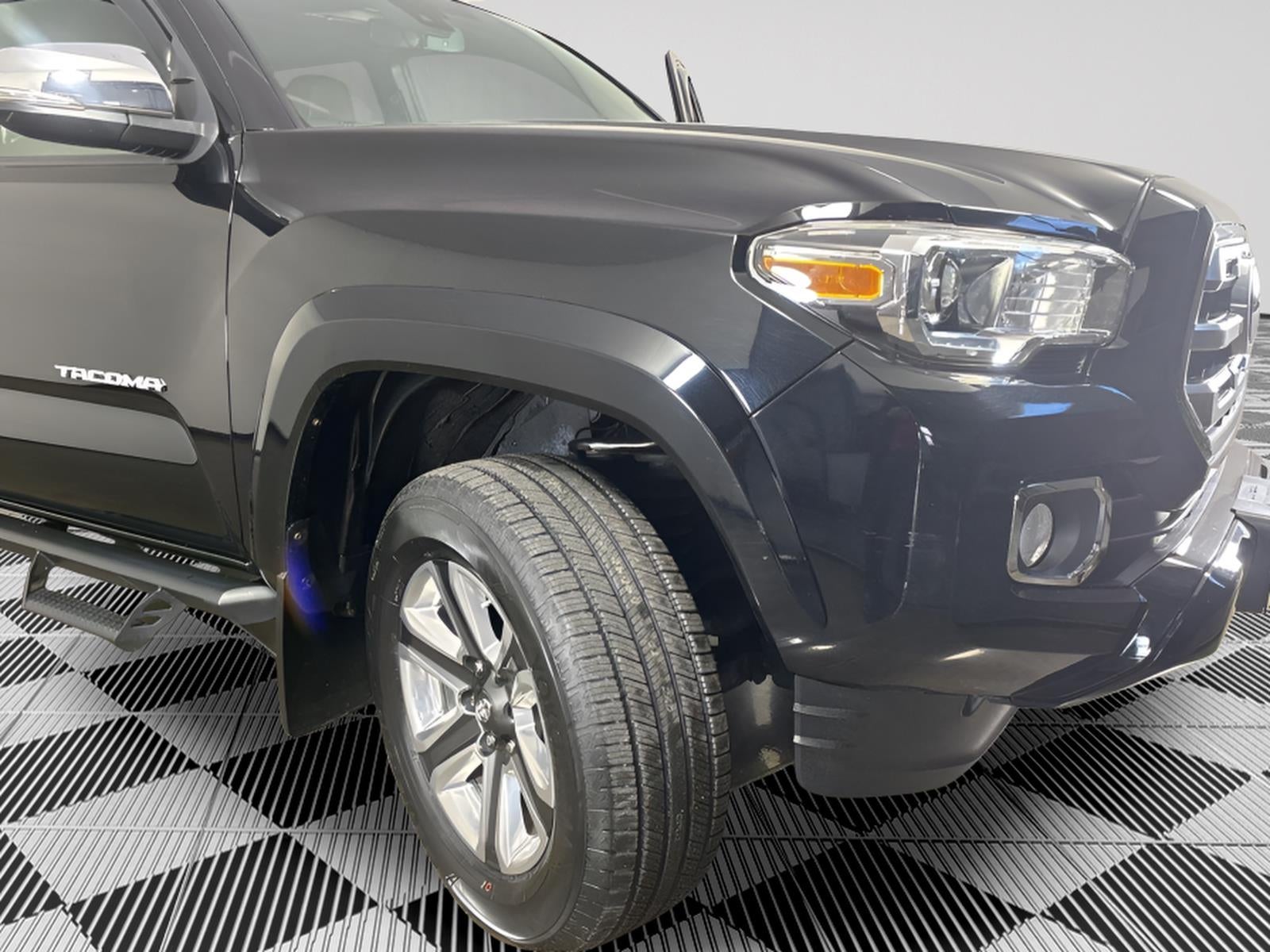 2019 Toyota TACOMA LIMI