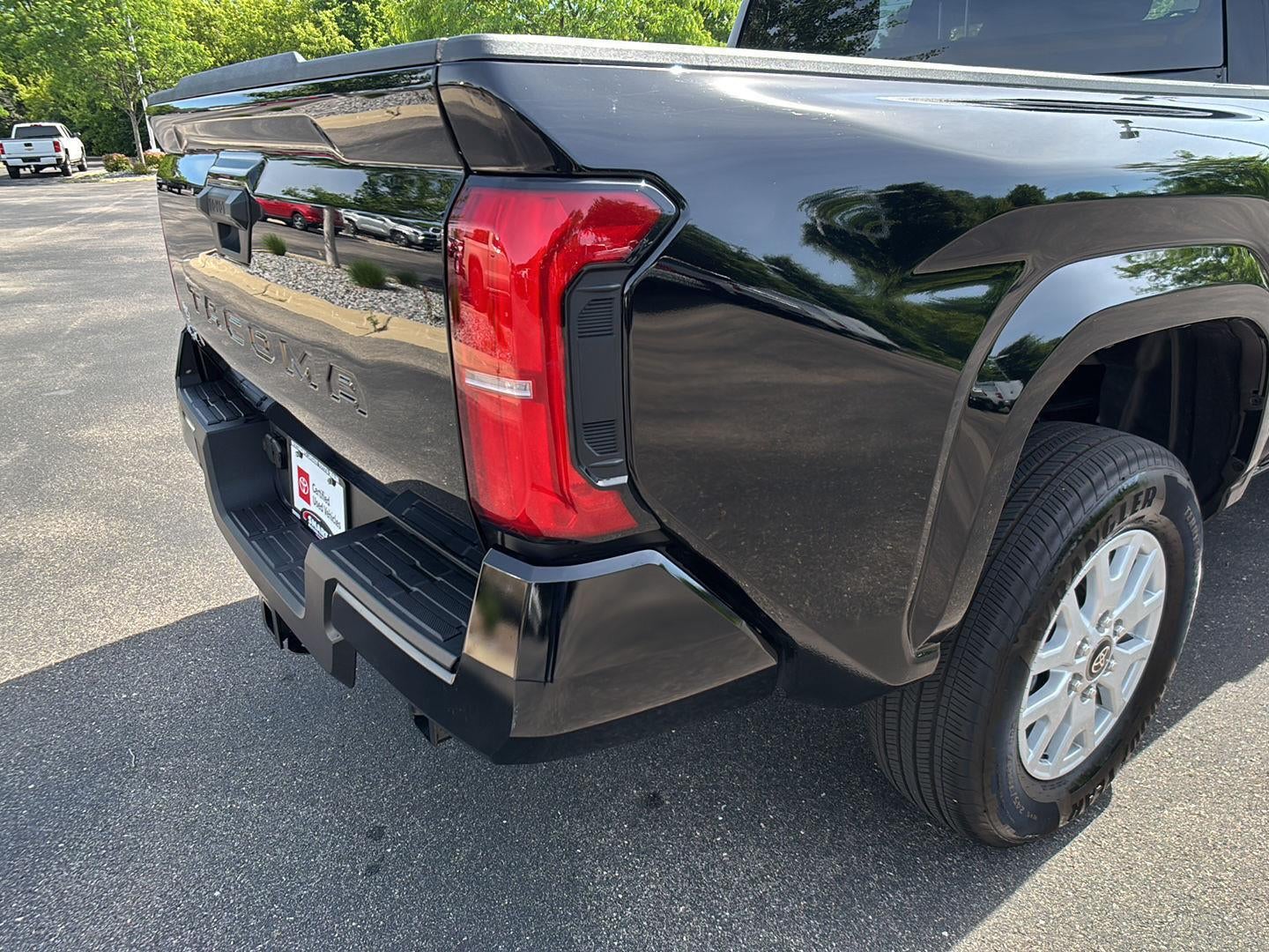 2025 Toyota TACOMA SR5