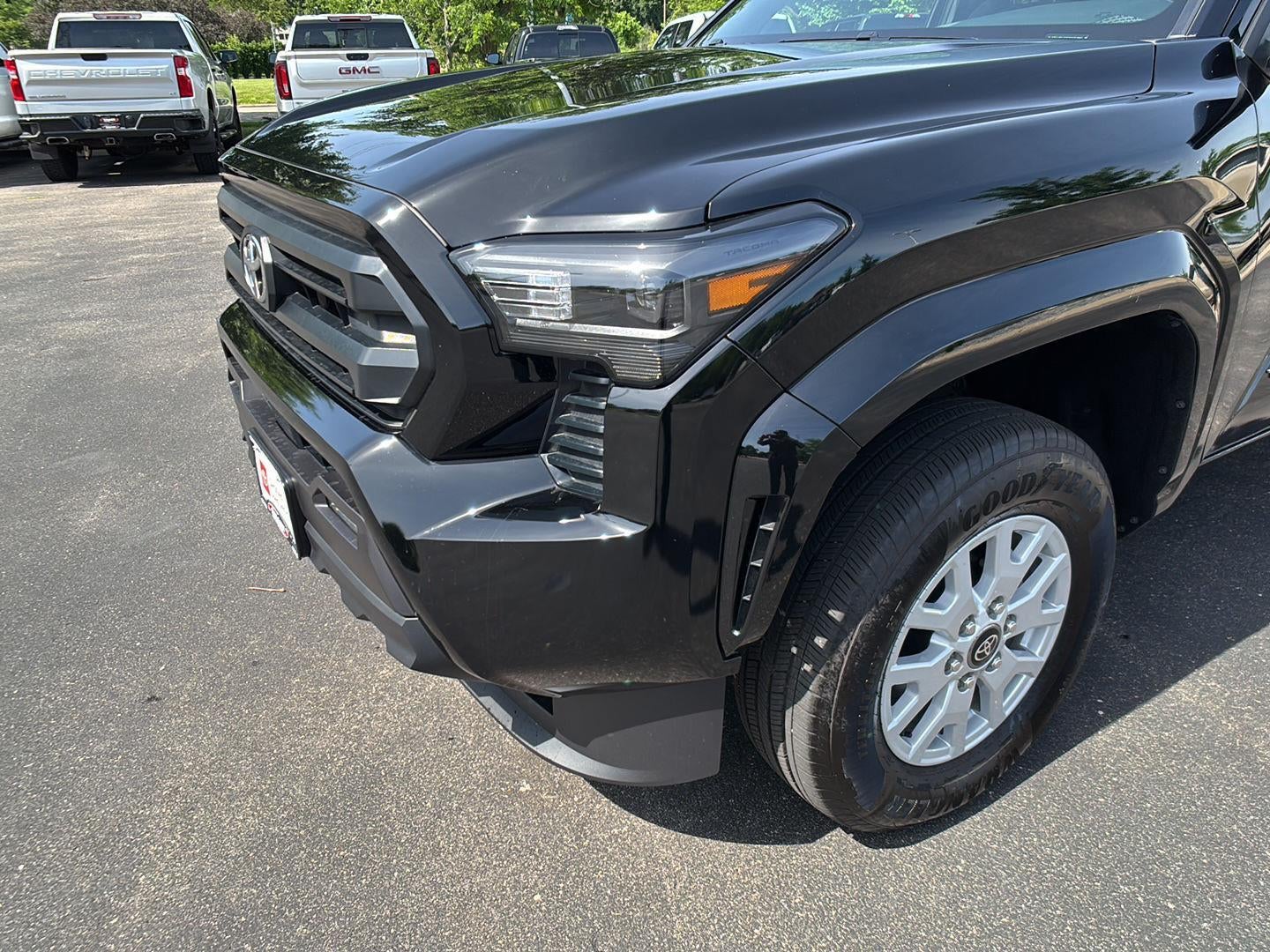 2025 Toyota TACOMA SR5