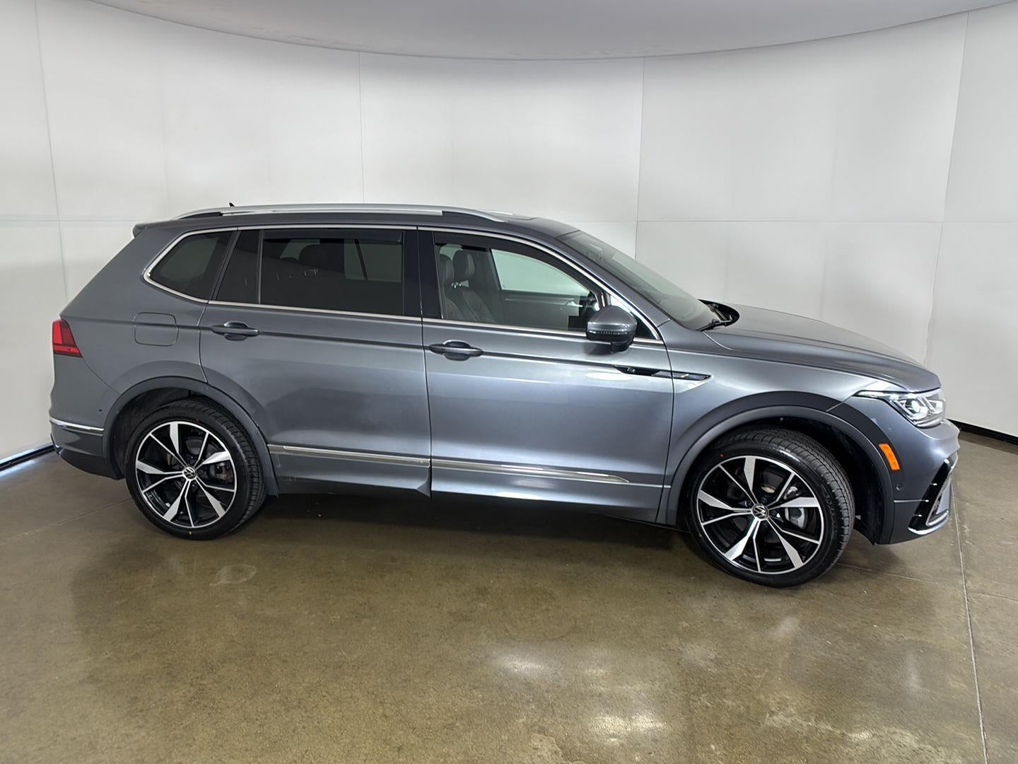 2022 Volkswagen Tiguan SEL R-Line