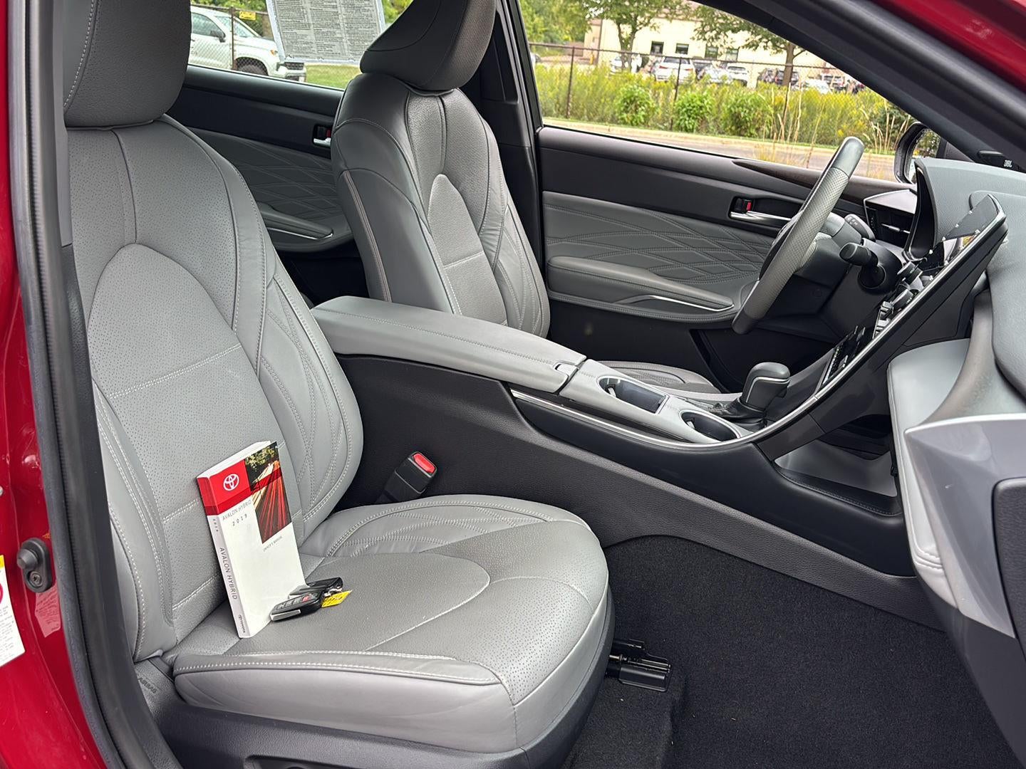 2019 Toyota Avalon Hybrid Limited