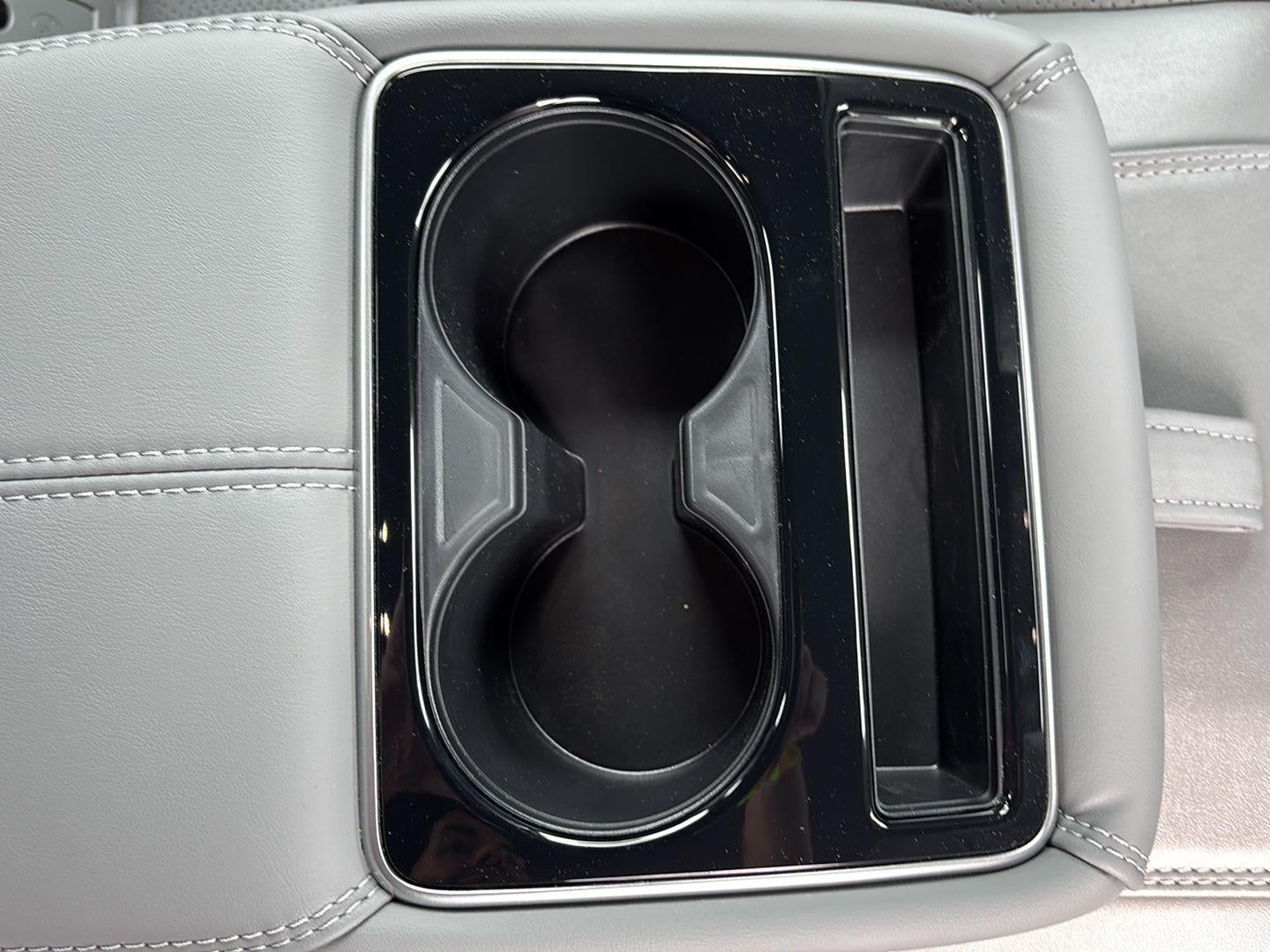 2019 Toyota Avalon Hybrid Limited