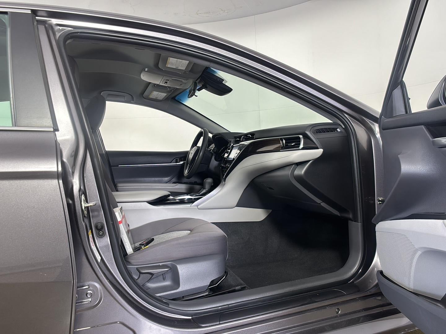 2018 Toyota Camry Hybrid LE