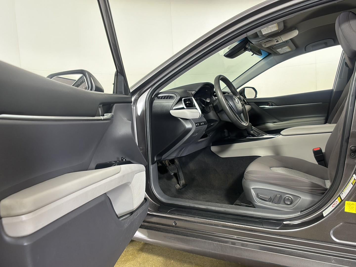 2018 Toyota Camry Hybrid LE