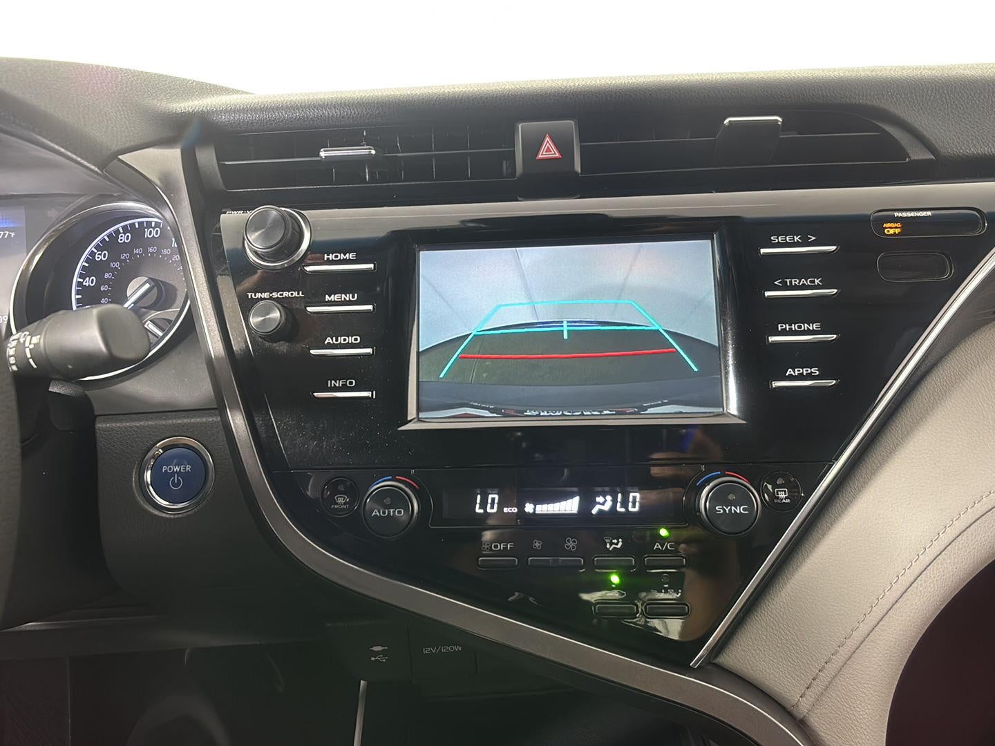 2018 Toyota Camry Hybrid LE