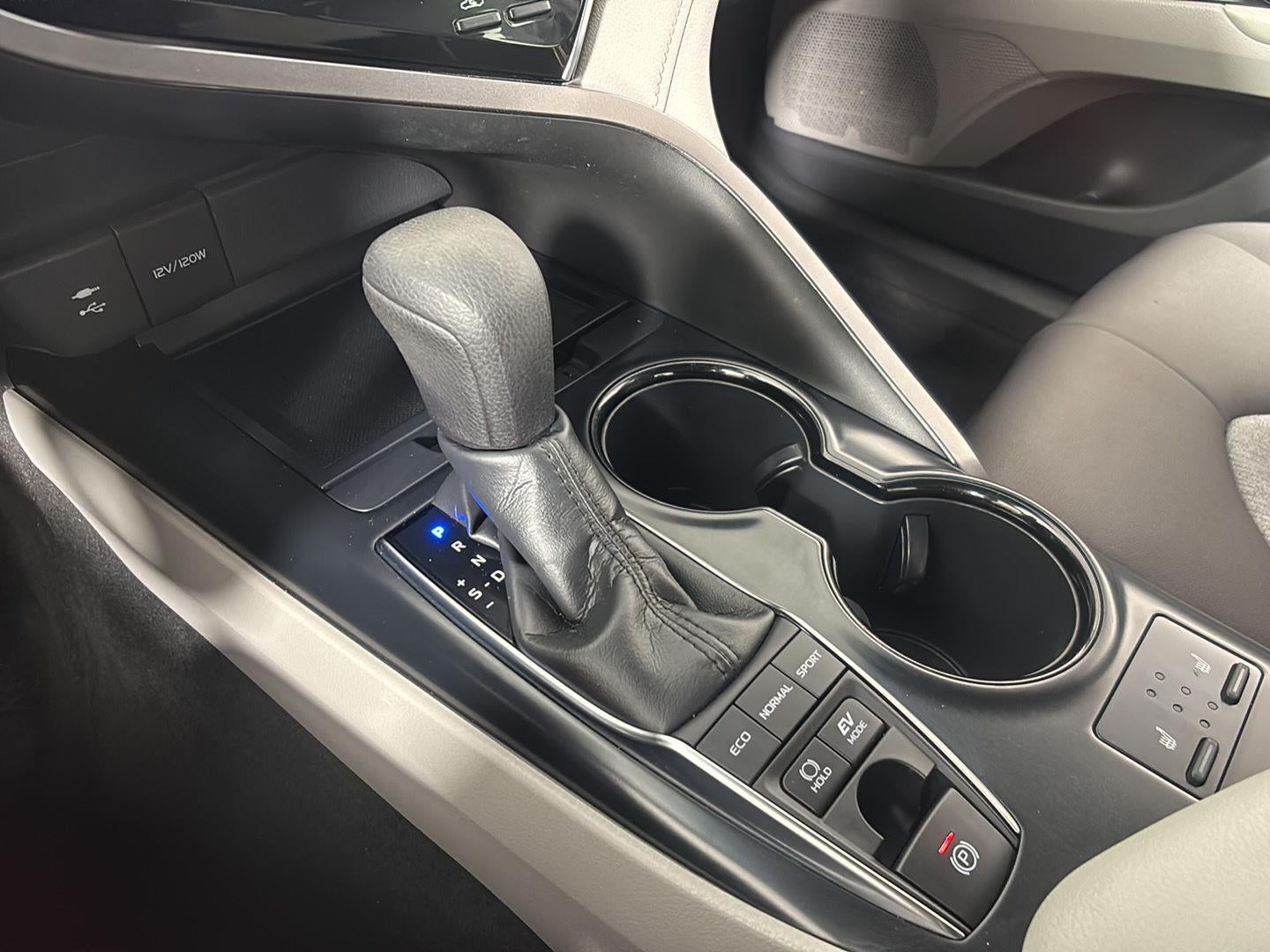 2018 Toyota Camry Hybrid LE