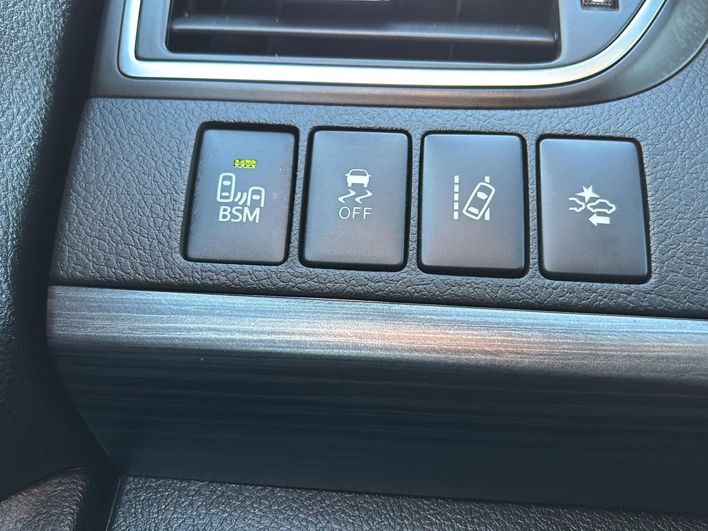 2017 Toyota Camry Hybrid XLE