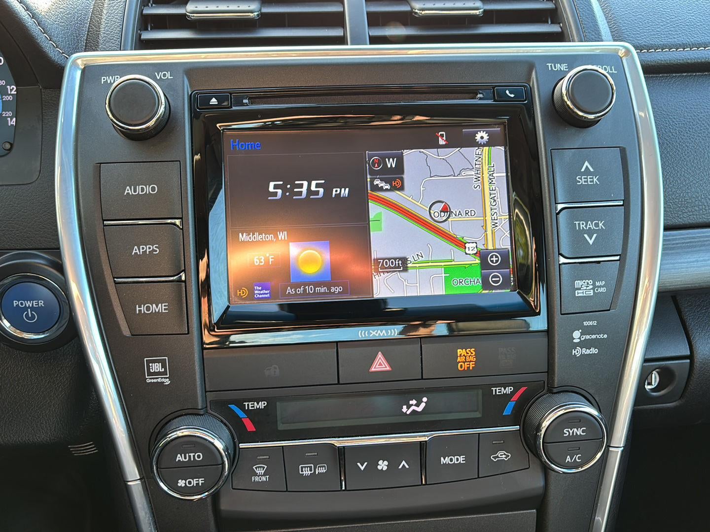 2017 Toyota Camry Hybrid XLE