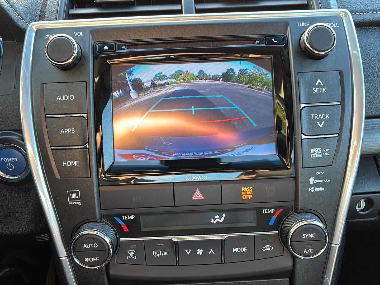 2017 Toyota Camry Hybrid XLE
