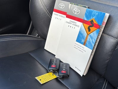 2017 Toyota Camry Hybrid XLE