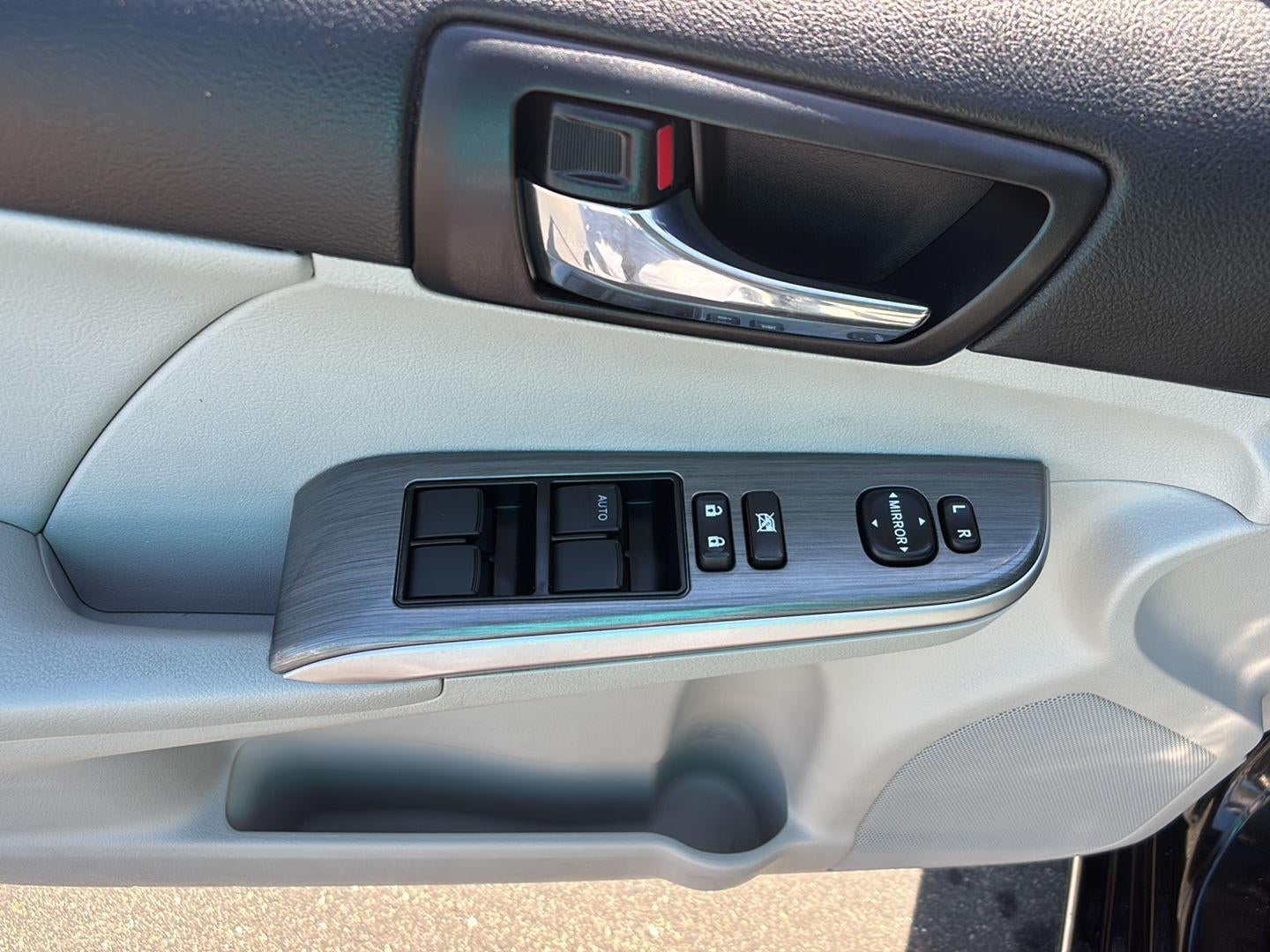 2012 Toyota Camry Hybrid XLE