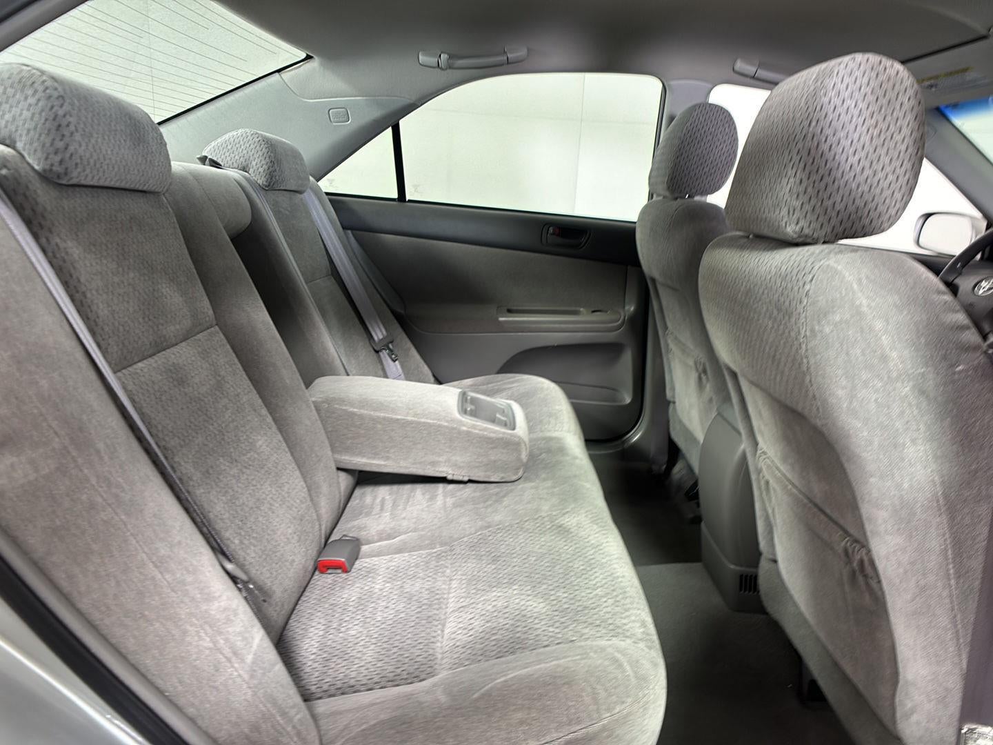 2004 Toyota Camry LE