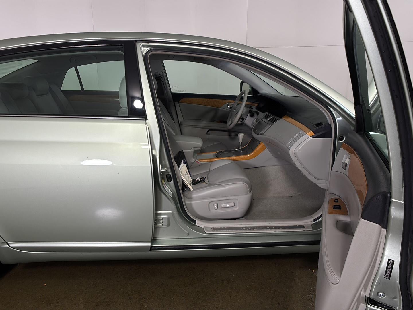 2006 Toyota Avalon XLS