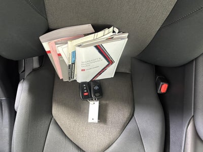 2024 Toyota Camry Hybrid LE