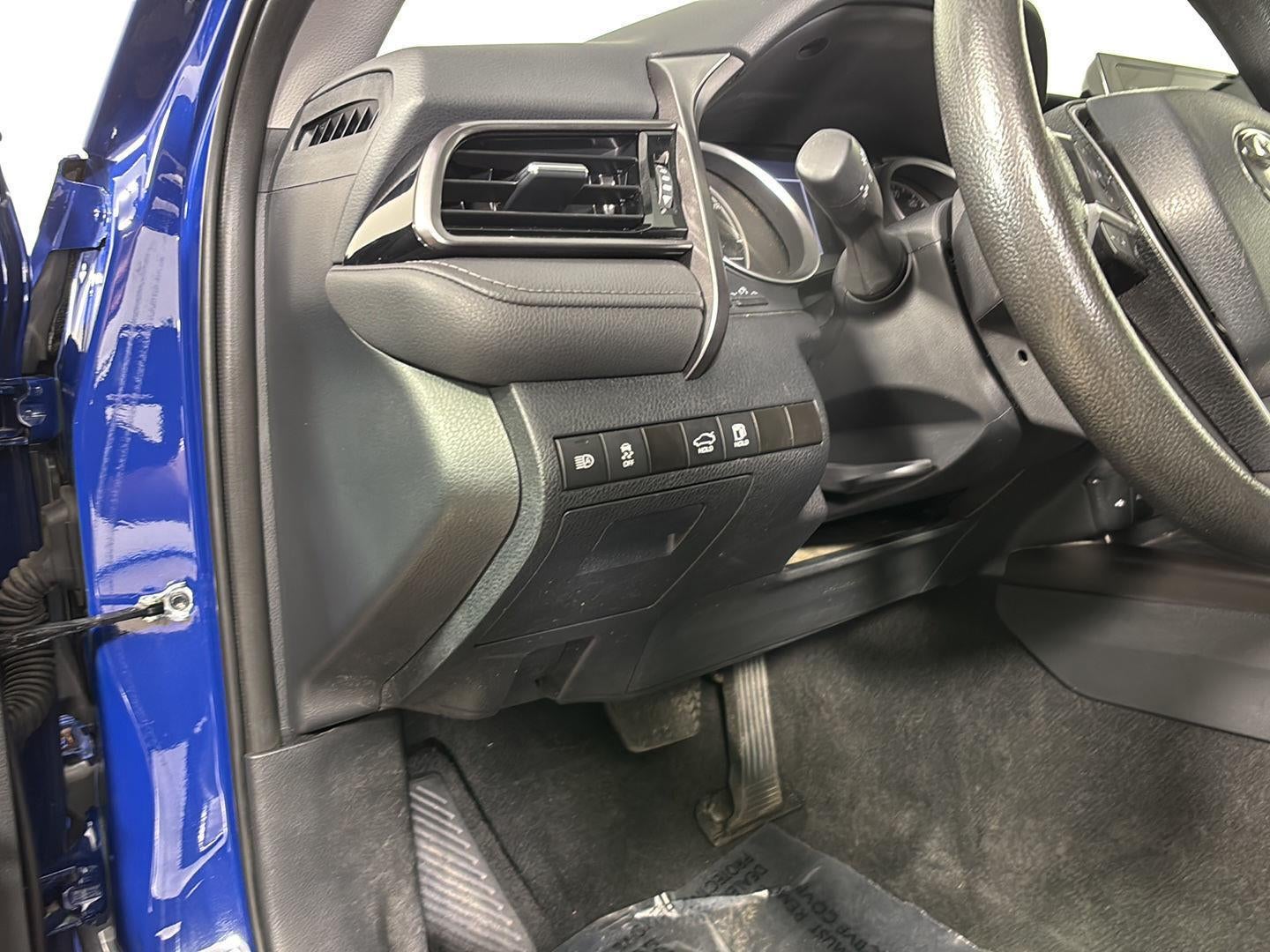 2024 Toyota Camry Hybrid LE