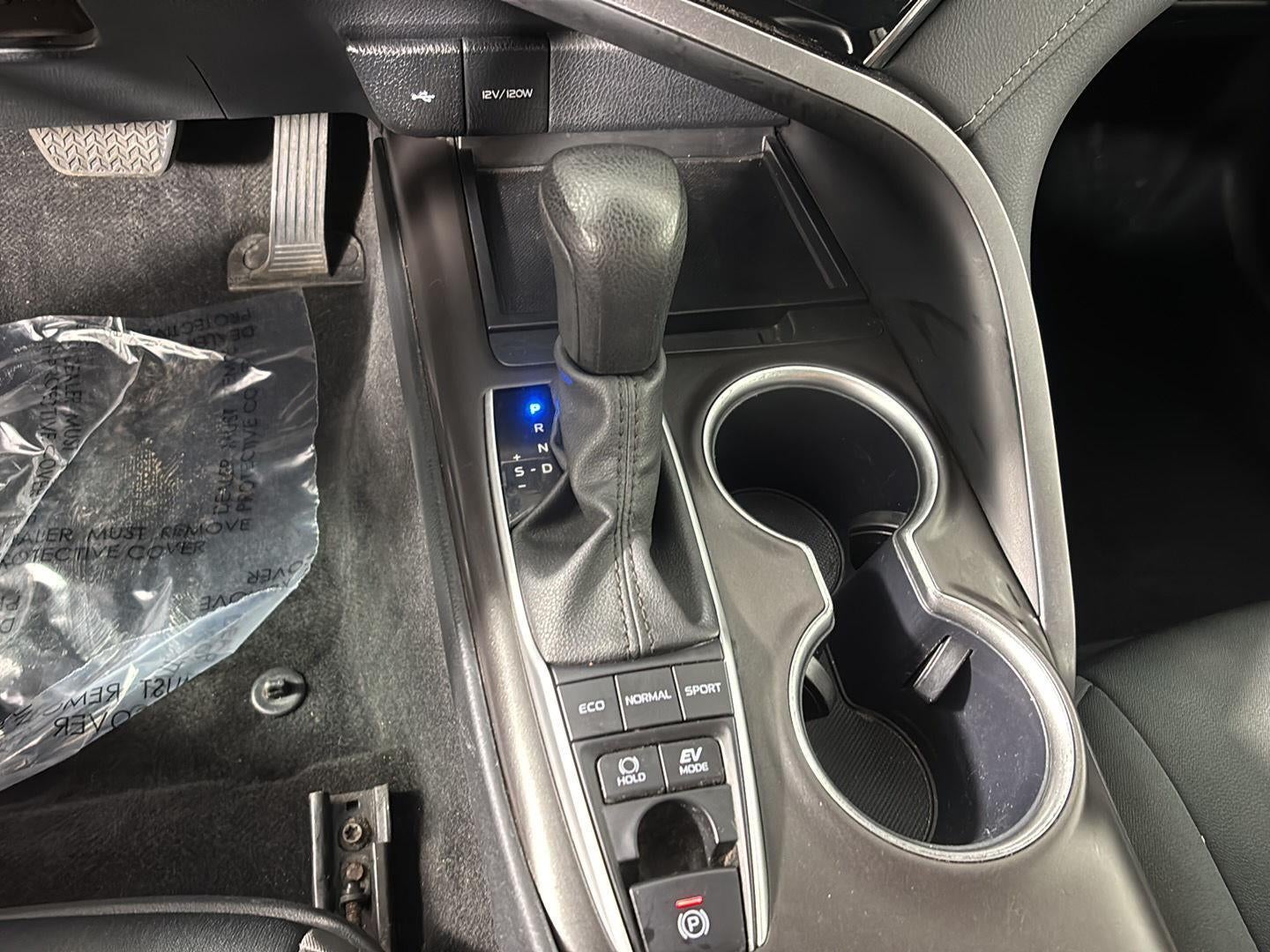 2024 Toyota Camry Hybrid LE