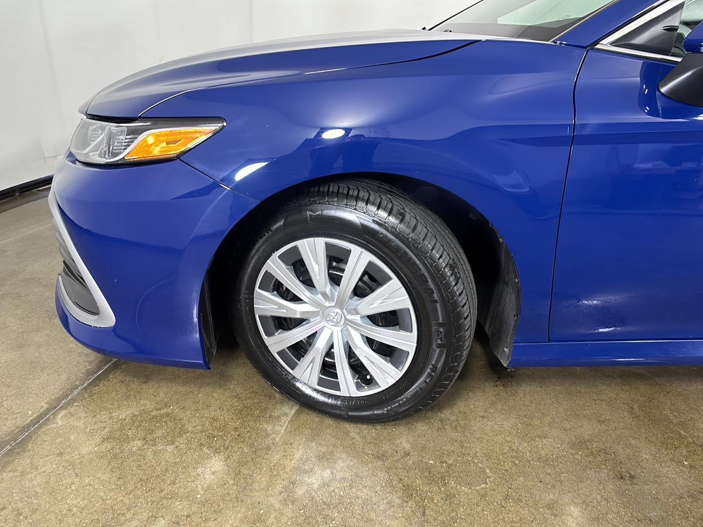 2024 Toyota Camry Hybrid LE