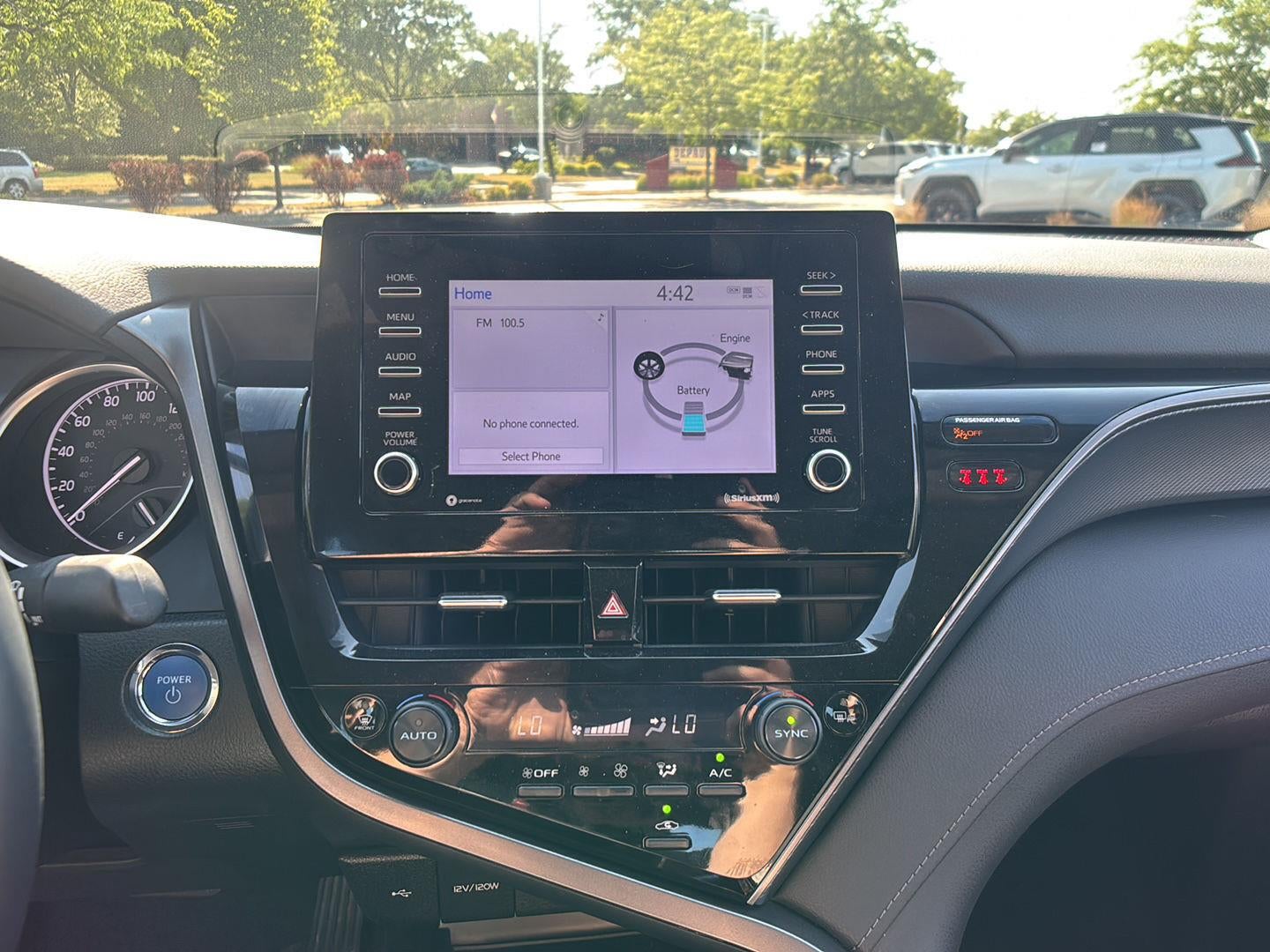 2024 Toyota Camry Hybrid LE