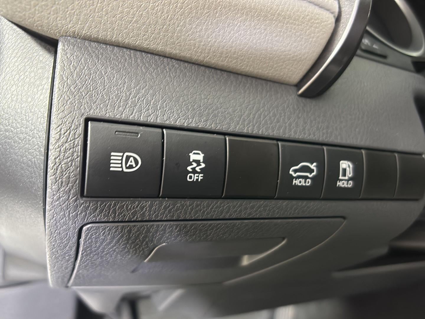 2023 Toyota Camry Hybrid LE
