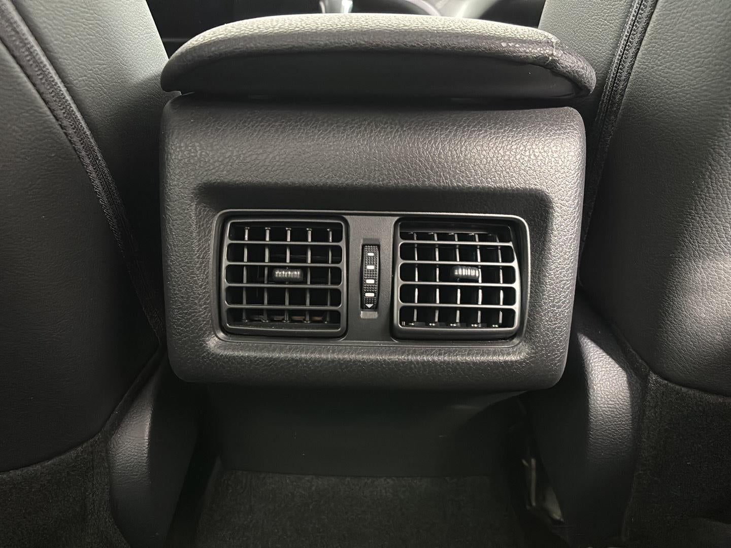 2024 Toyota Camry Hybrid XLE