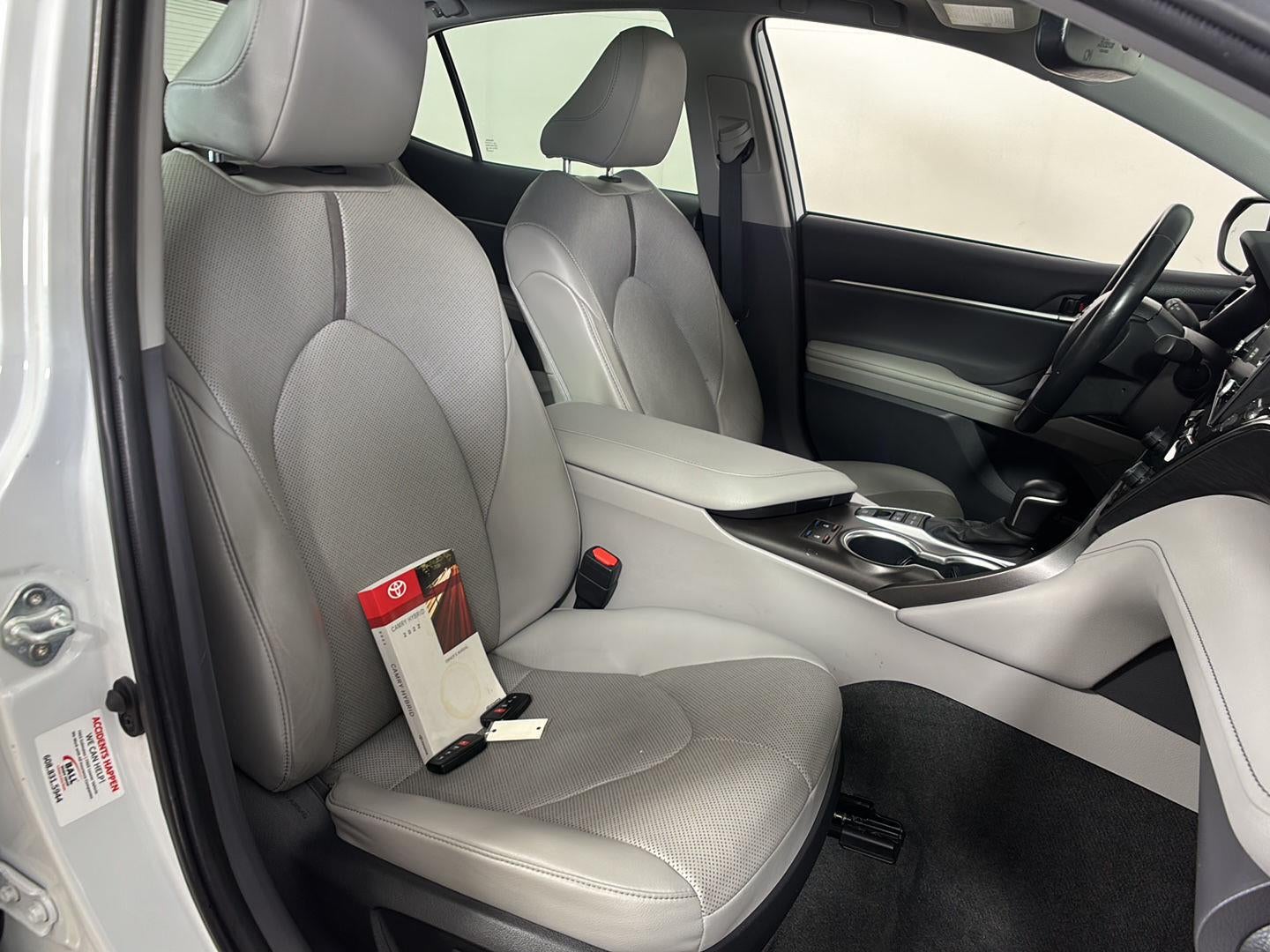 2022 Toyota Camry Hybrid XLE