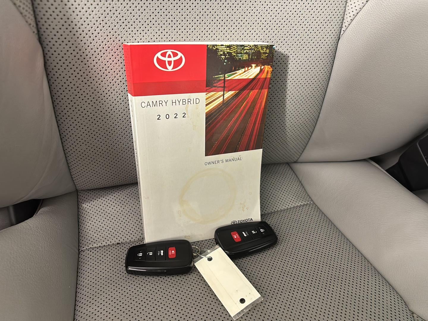 2022 Toyota Camry Hybrid XLE