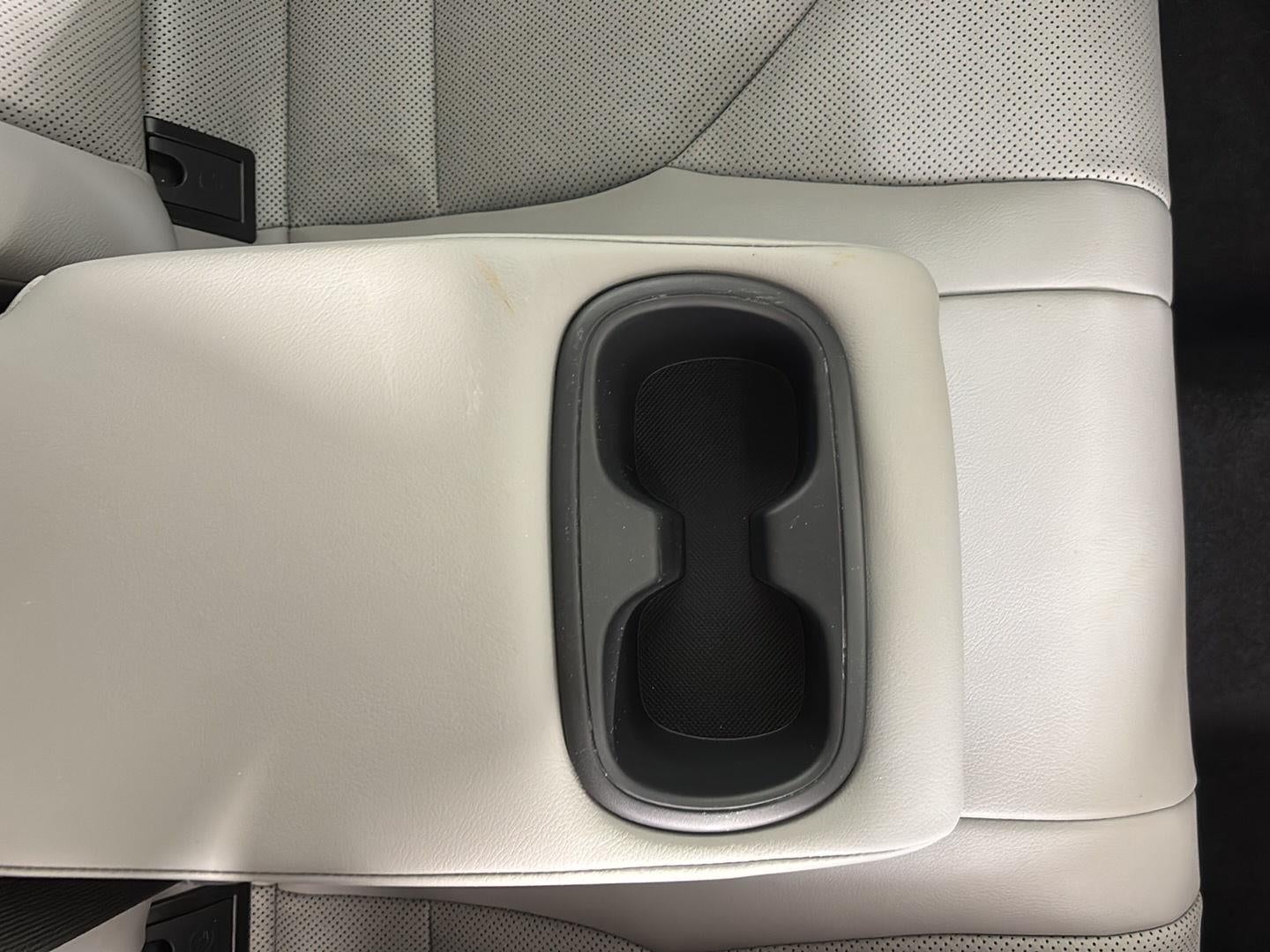 2022 Toyota Camry Hybrid XLE
