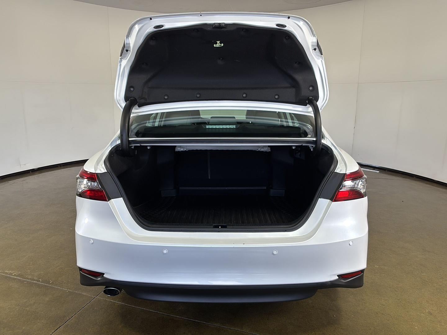 2022 Toyota Camry Hybrid XLE