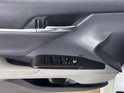2022 Toyota Camry Hybrid XLE