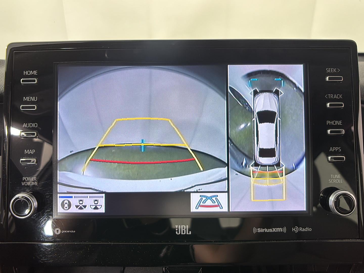 2022 Toyota Camry Hybrid XLE