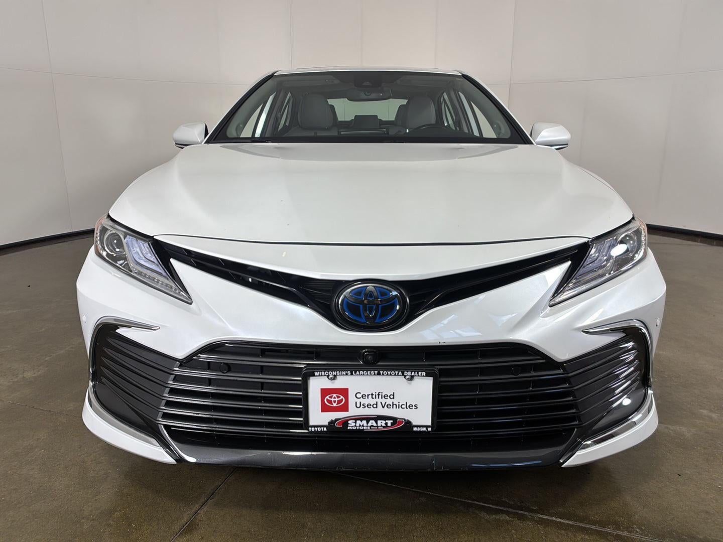 2022 Toyota Camry Hybrid XLE