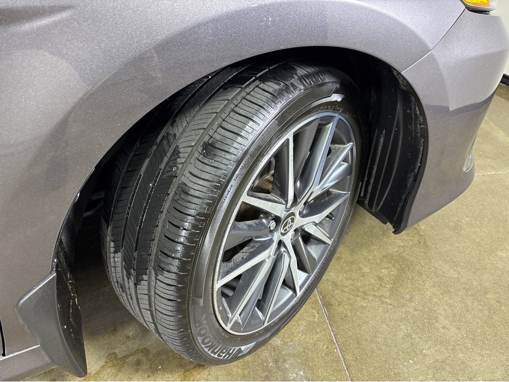 2023 Toyota Camry Hybrid XLE