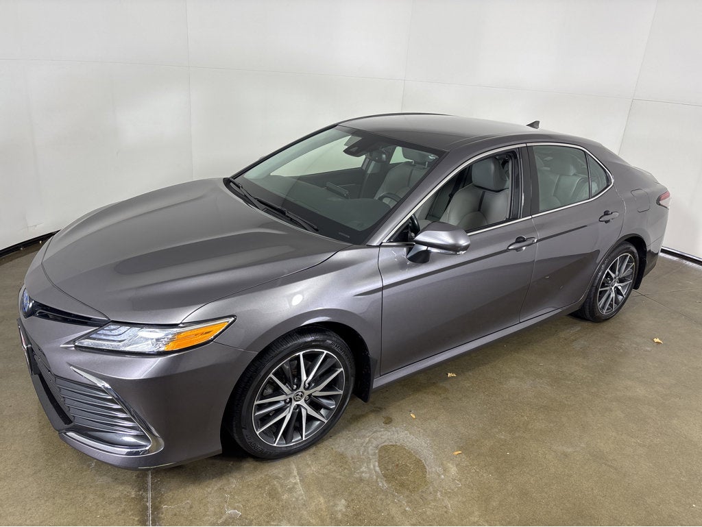 2023 Toyota Camry Hybrid XLE