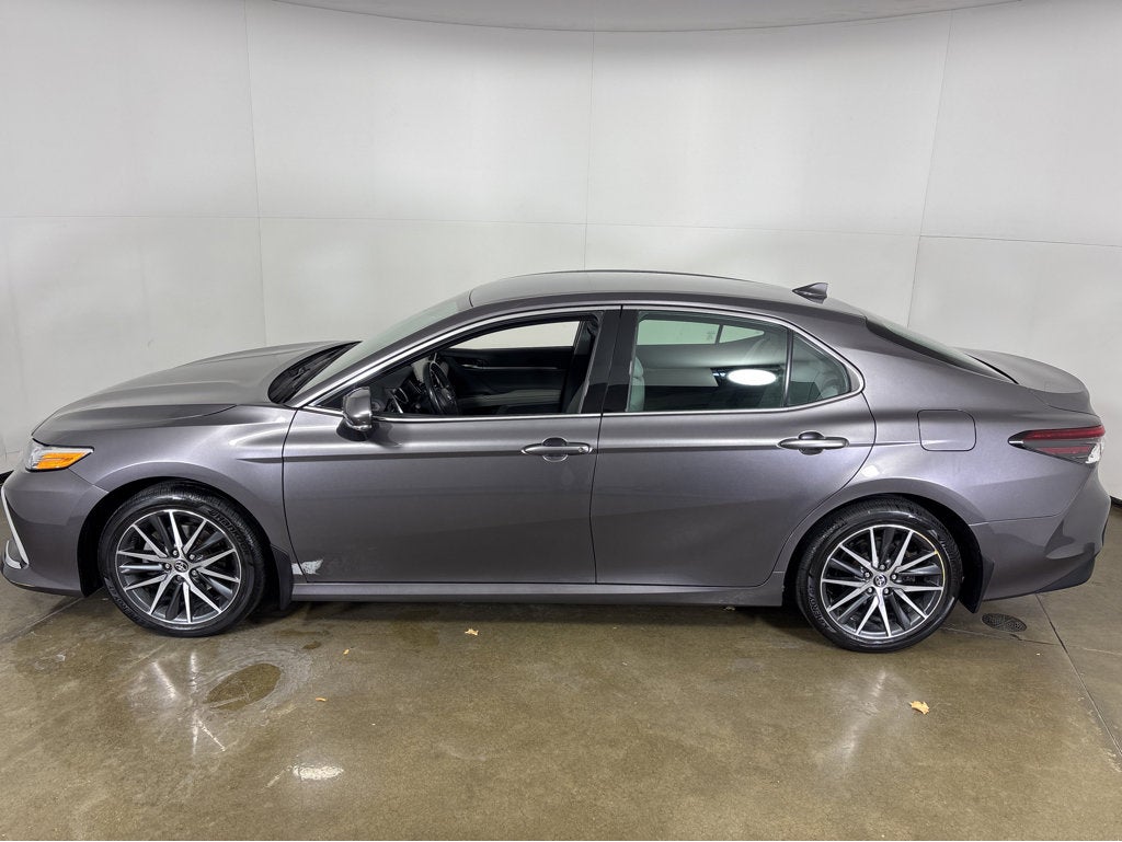 2023 Toyota Camry Hybrid XLE