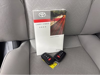 2023 Toyota Camry Hybrid XLE
