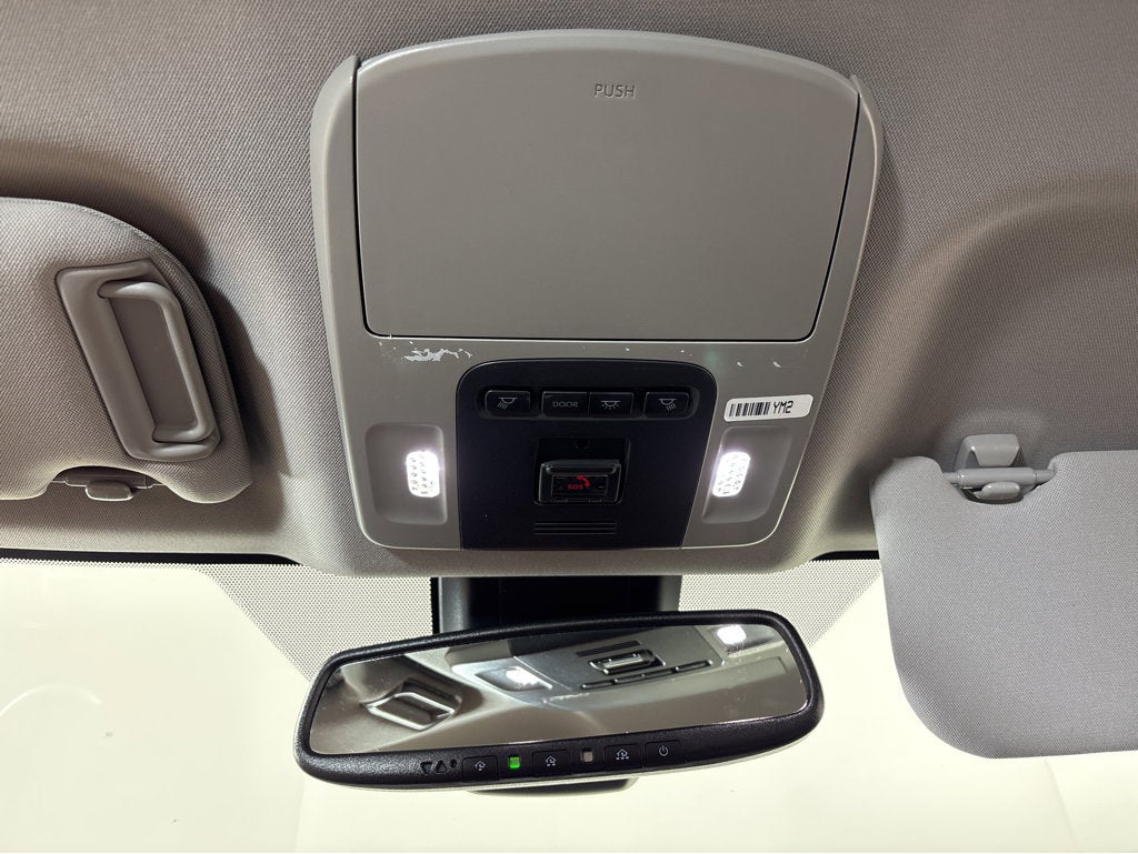 2023 Toyota Camry Hybrid XLE