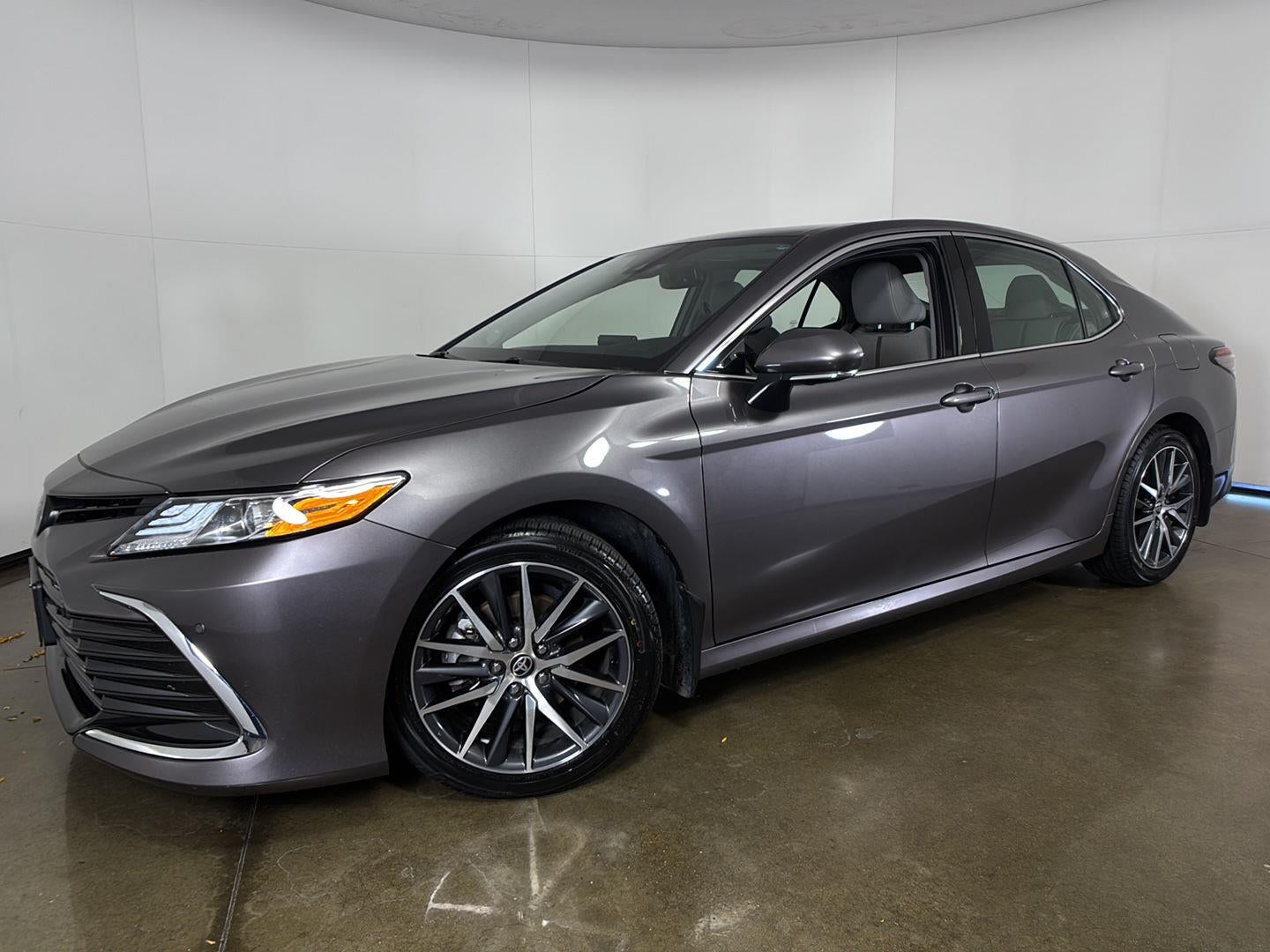 2024 Toyota Camry Hybrid XLE