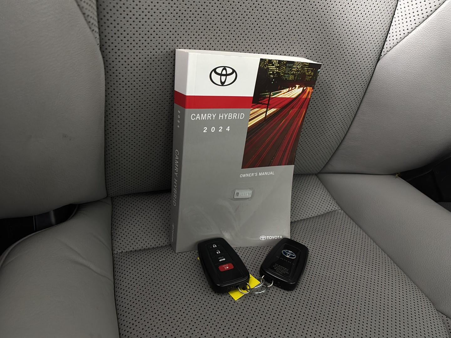 2024 Toyota Camry Hybrid XLE