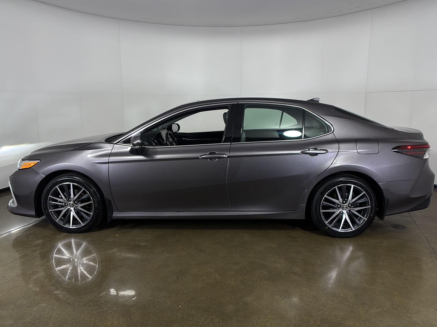 2024 Toyota Camry Hybrid XLE