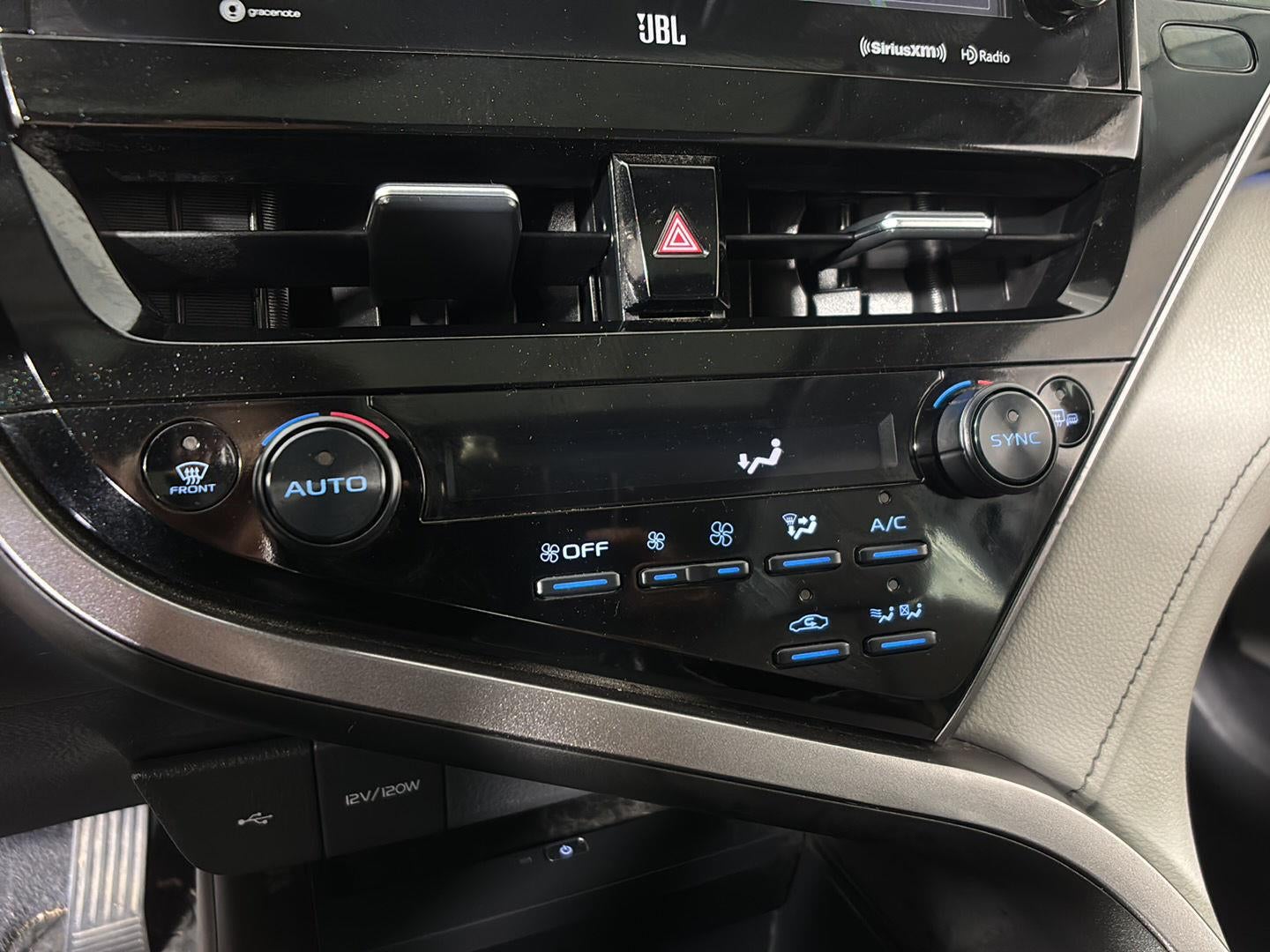 2024 Toyota Camry Hybrid XLE